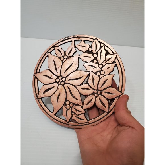 Beautiful leafs design cast copper circular round trivet.Trivet - Pot ho… - Picture 4 of 10